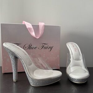 The Shoe Fairy - Iconic Olympian Mule (size 7)